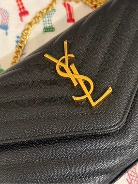 Saint Laurent Black Leather shoulder bag with Gold Logo with receipt authentic